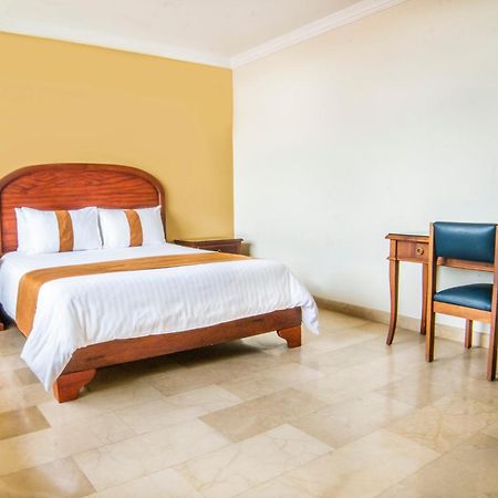 Gran Hotel De Lago - Lago Agrio Nueva Loja Kültér fotó