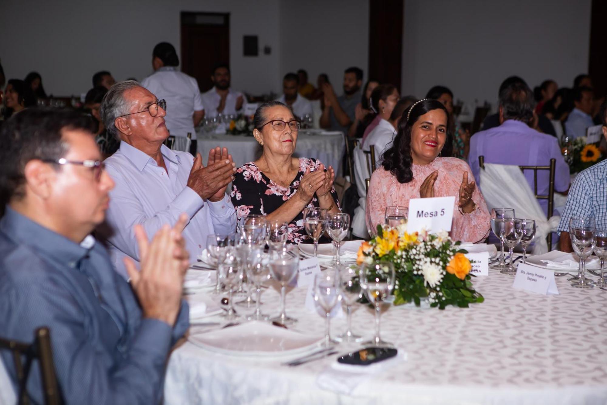 Gran Hotel De Lago - Lago Agrio Nueva Loja Kültér fotó