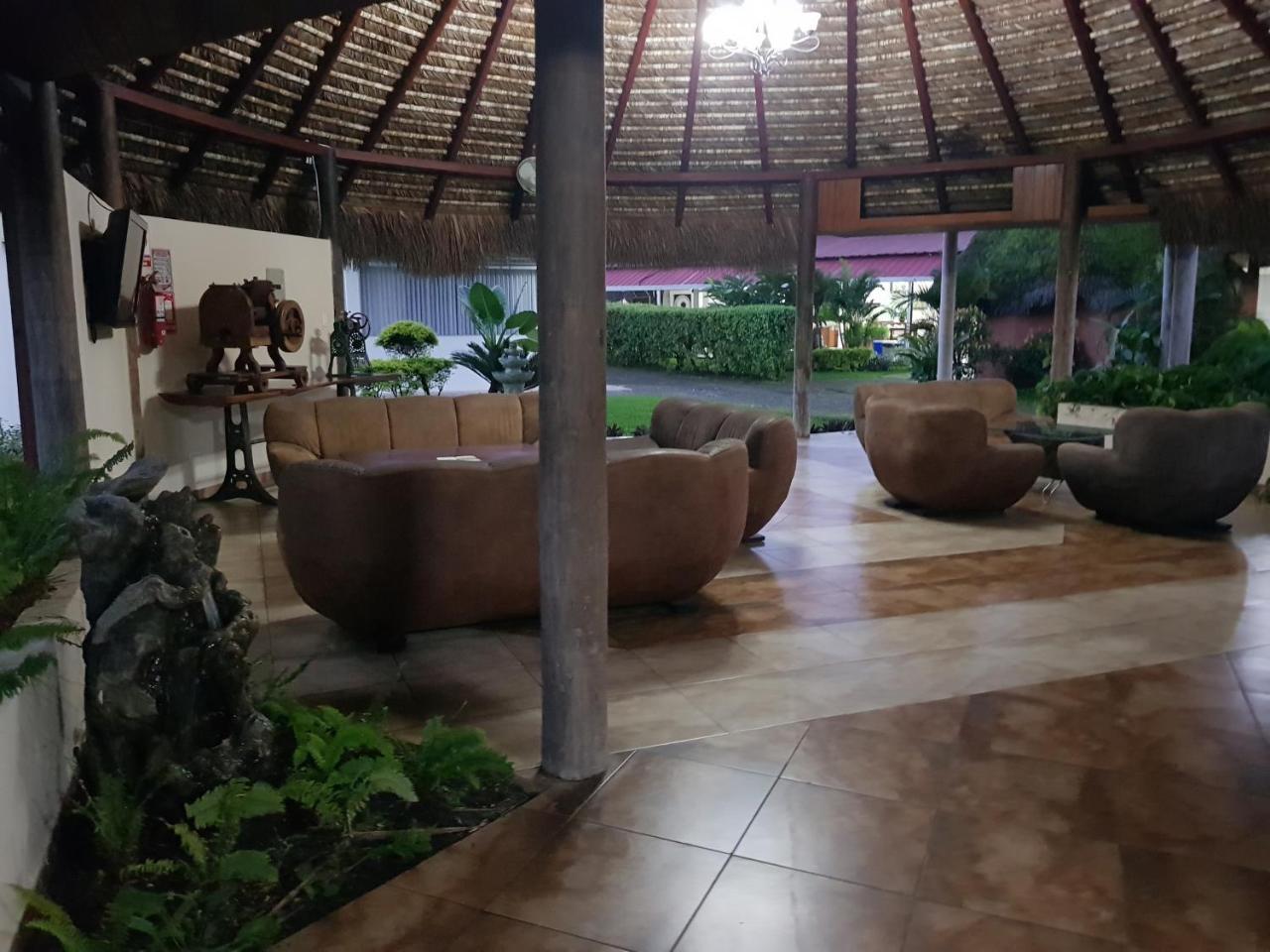 Gran Hotel De Lago - Lago Agrio Nueva Loja Kültér fotó