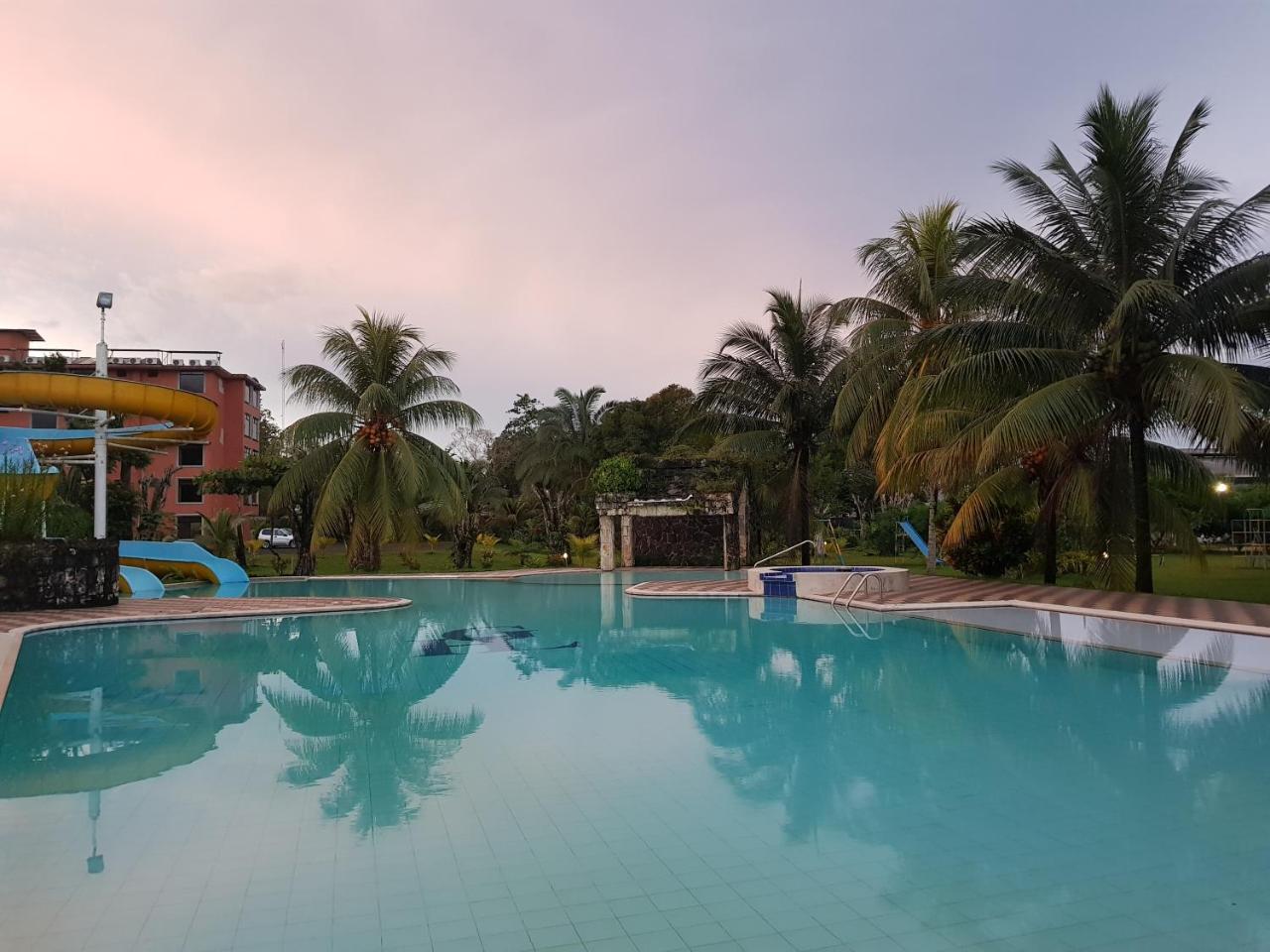Gran Hotel De Lago - Lago Agrio Nueva Loja Kültér fotó