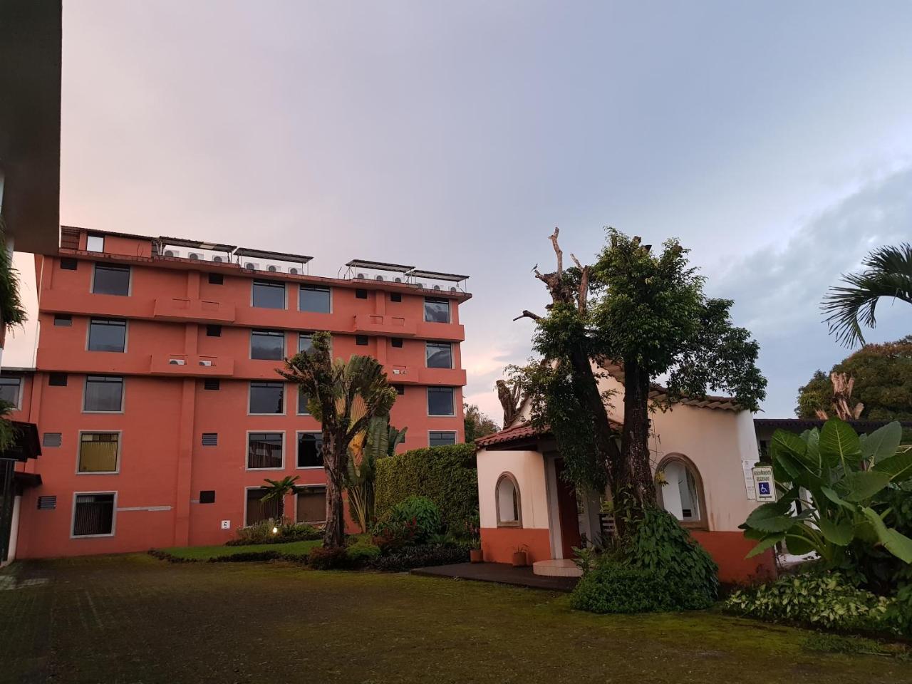 Gran Hotel De Lago - Lago Agrio Nueva Loja Kültér fotó